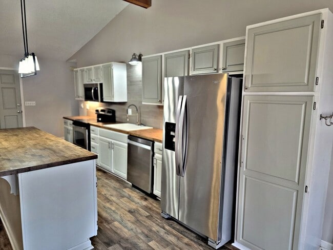 Primary Photo - ***Move in Special *** HOUSE FOR RENT - PR...