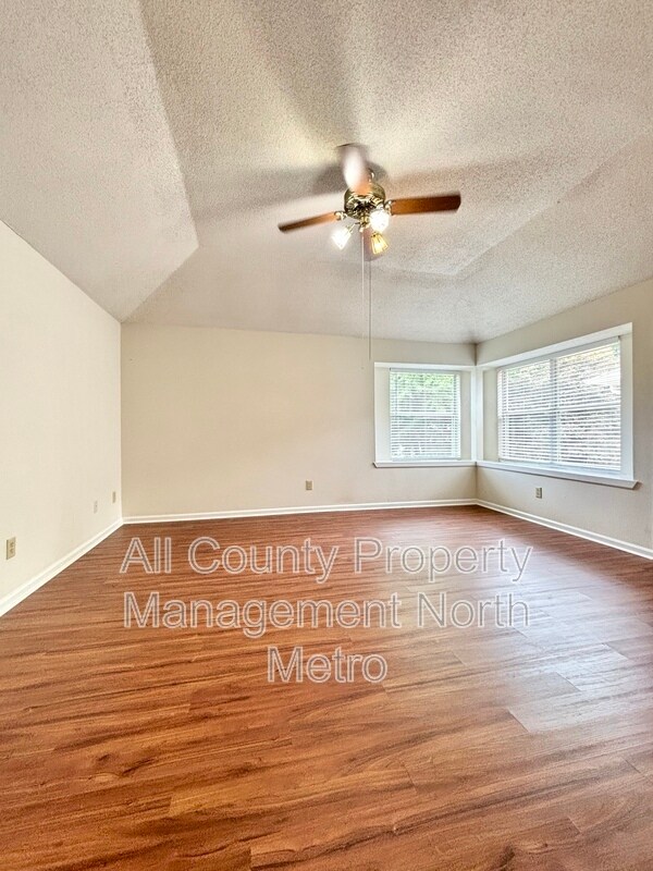 Building Photo - 310 Tanners Crossing