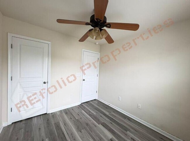 Building Photo - 3900 Swinton St