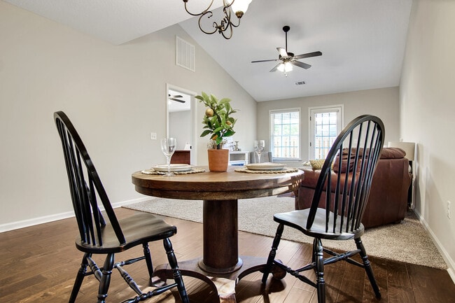 Building Photo - 564 Deerchase Ct