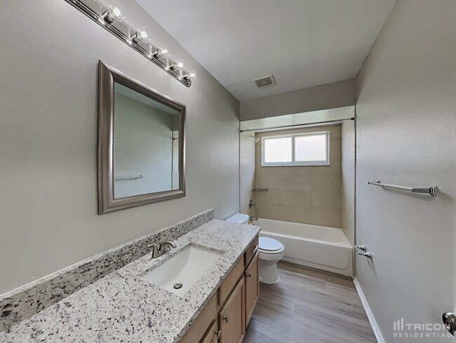 Building Photo - 1305 Timberbend Cir