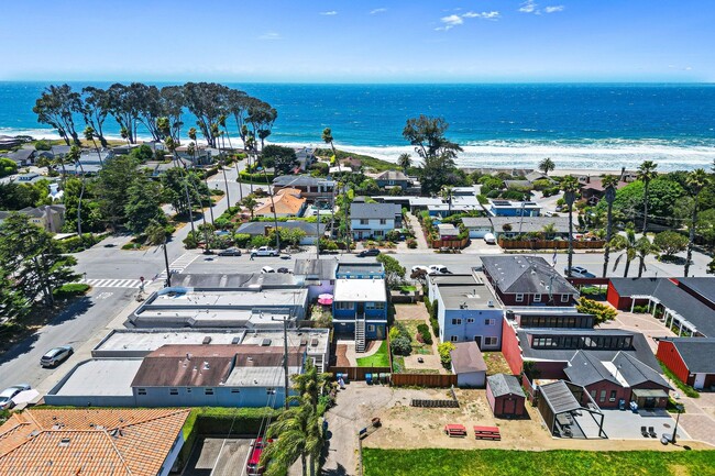 Building Photo - 308A Estrella Ave