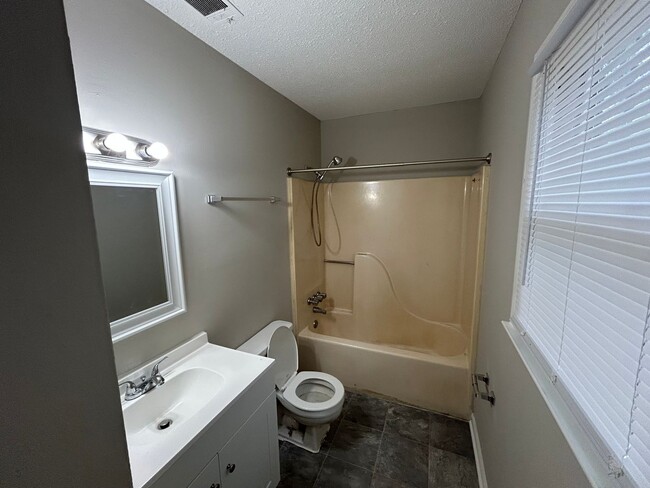 Building Photo - Sherwood2263-2265