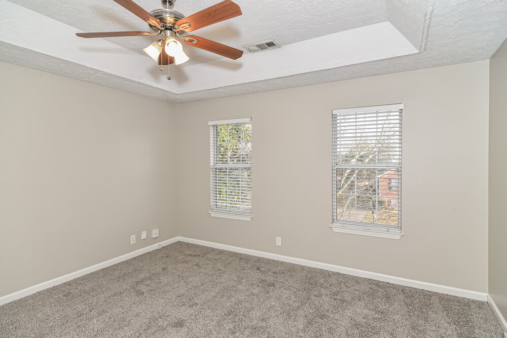 Building Photo - 2813 Louise Russell Dr