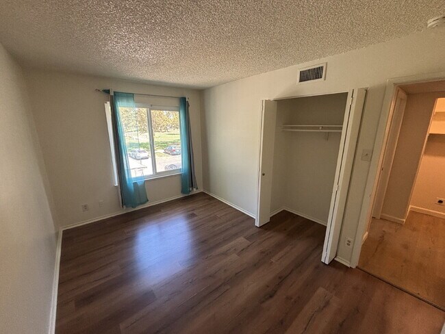 Building Photo - Spacious 4-Bedroom Townhome Directly Across from Greenfair Park
