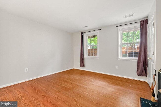 Building Photo - 1956 N Cleveland St