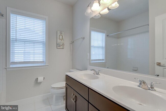 Building Photo - 41256 Lenah Point Dr