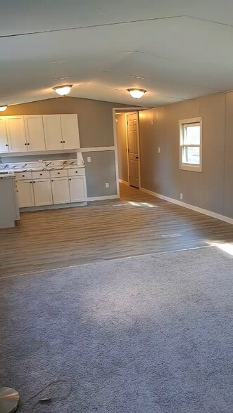 Building Photo - 111 Lindsay Dr