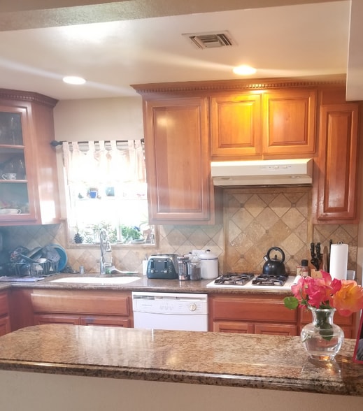 Building Photo - 2000 Trudie Dr