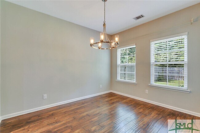 Building Photo - 136 Waverly Way