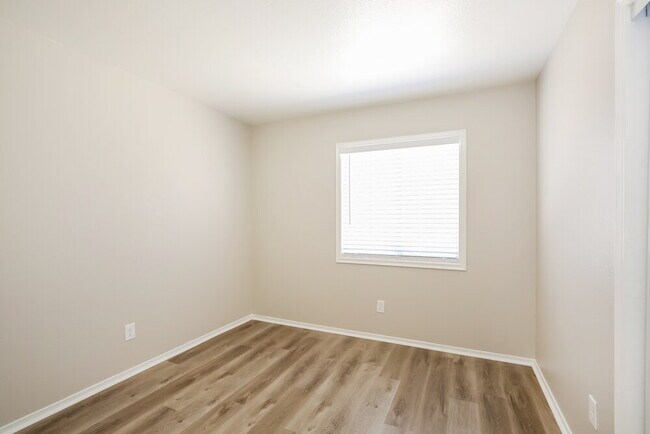 Building Photo - 412 Rancho Del Mar Way