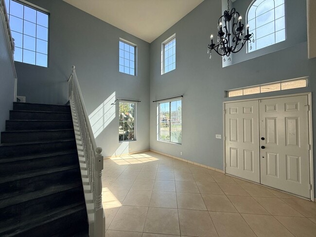 Building Photo - Stunning 5-Bedroom Pool Home in Corona is now available for rent
