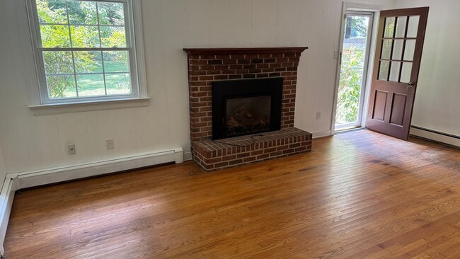 Building Photo - Brick Rancher with 1 acre in Hanover County!