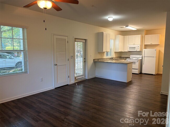 Building Photo - 17905 Delmas Dr