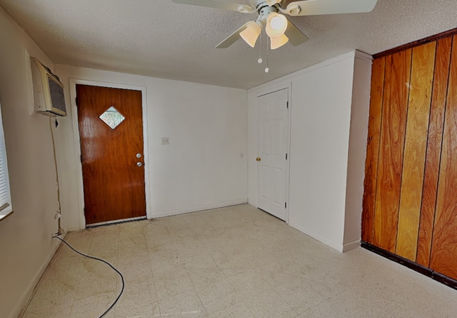 Building Photo - 9610 N 12th St