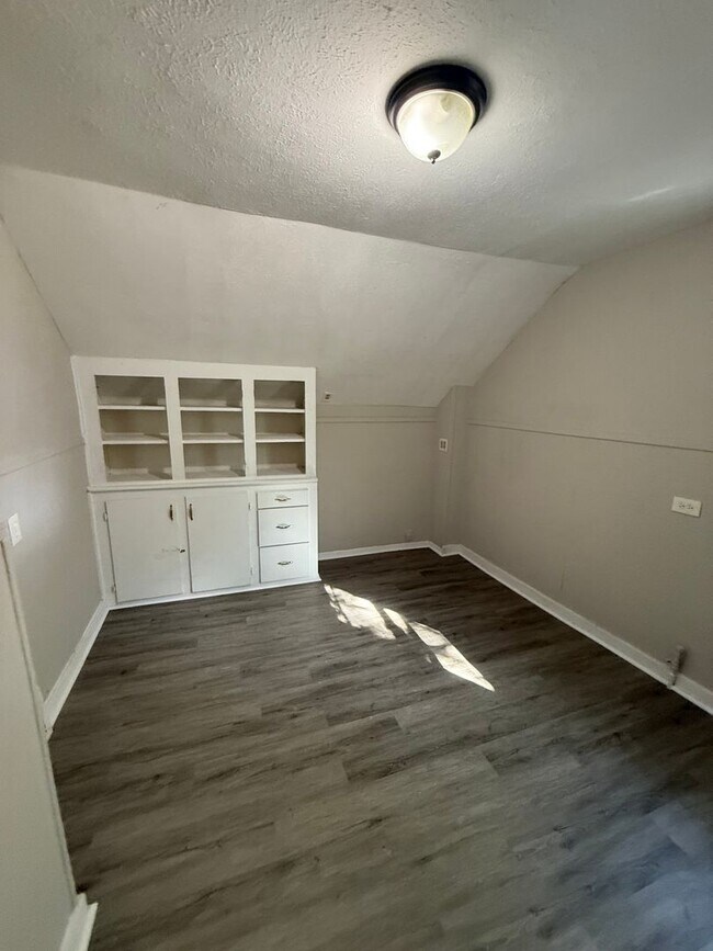 Building Photo - SECTION 8 and EDEN Accepted!! Your Newly R...