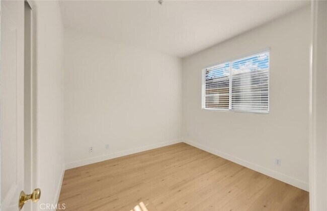 Building Photo - 123 S Orange Ave
