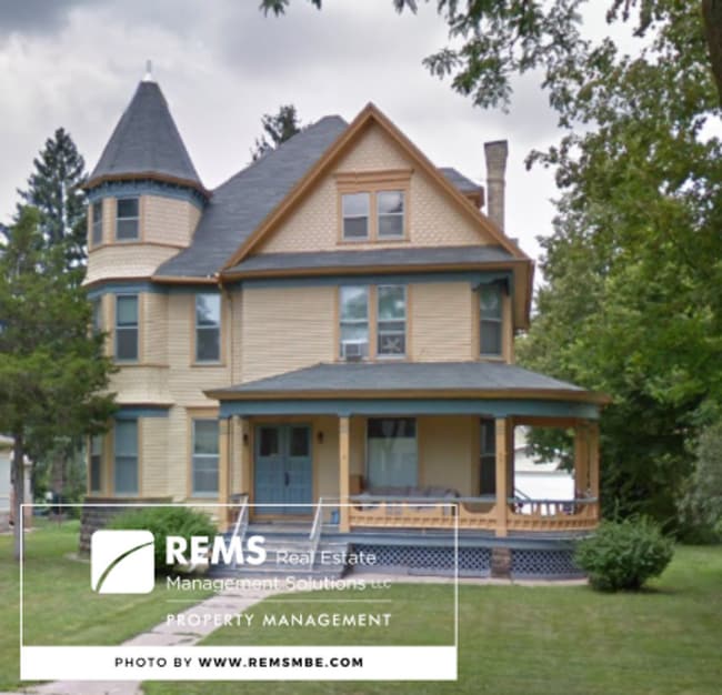 Building Photo - 407 2nd St