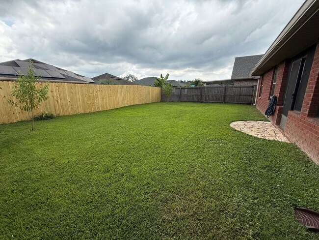 Building Photo - Pensacola - Logan Place - 3 bedroom, 2 bat...