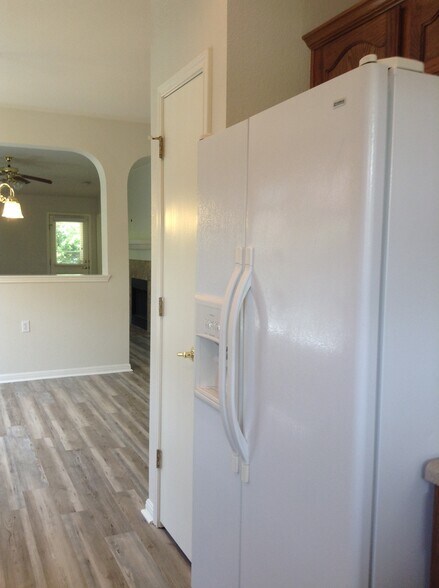 Refrigerator - 5605 Bentsen Ln
