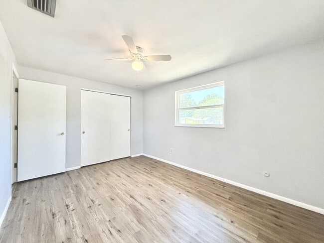 Building Photo - 1501 S Hillcrest Ave