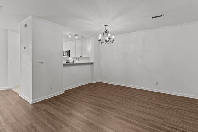 Building Photo - Your Perfect Townhome Is Here!