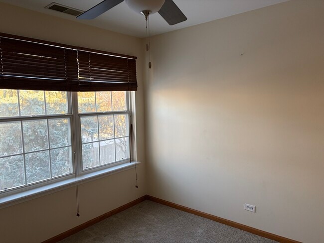 Building Photo - 113 N Barton Trail