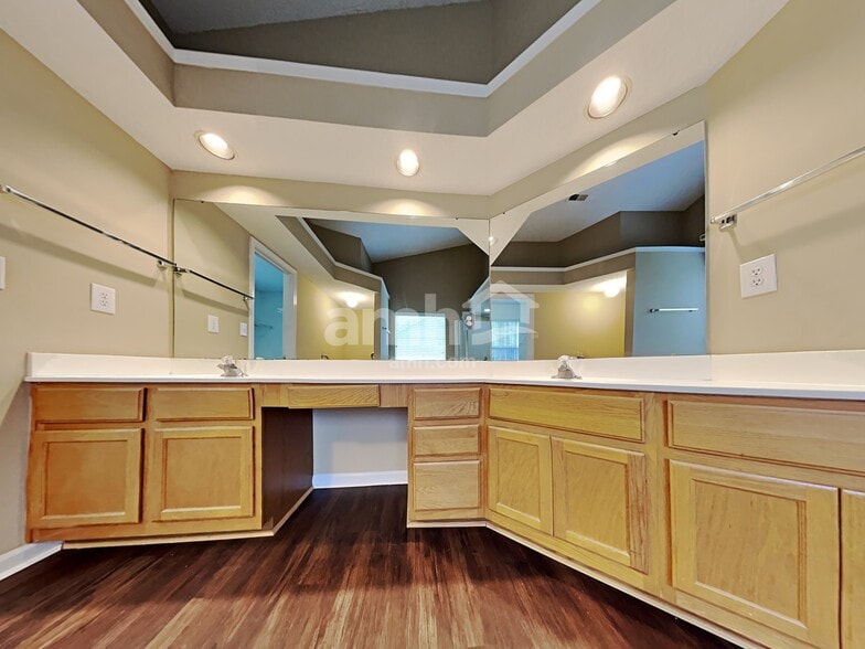 Building Photo - 13319 Harvest Point Dr