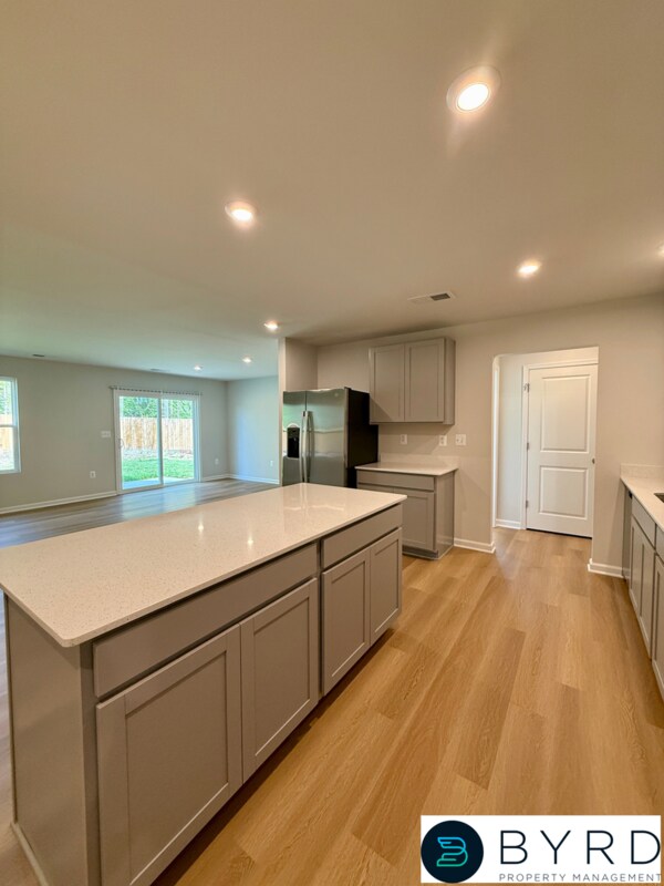 Building Photo - 421 Rivanna Hl Rd