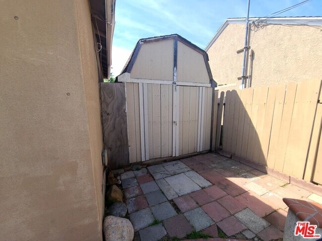 Building Photo - 18133 Lull St