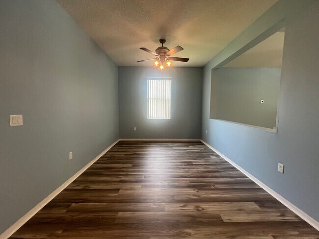 Building Photo - Beautiful 3 bedroom 2 bathroom pool home