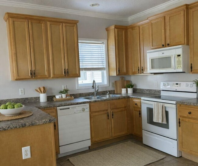 Building Photo - 6745 Hudson Ave