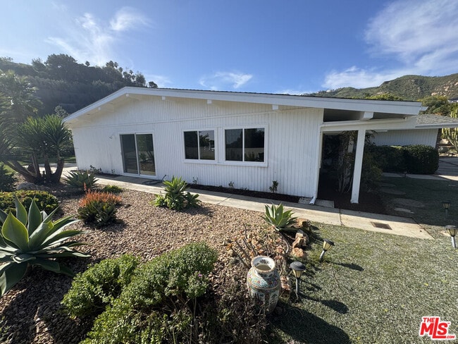 Building Photo - 1271 El Hito Cir