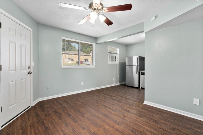 Building Photo - 4827.5 NW Homestead Terrace