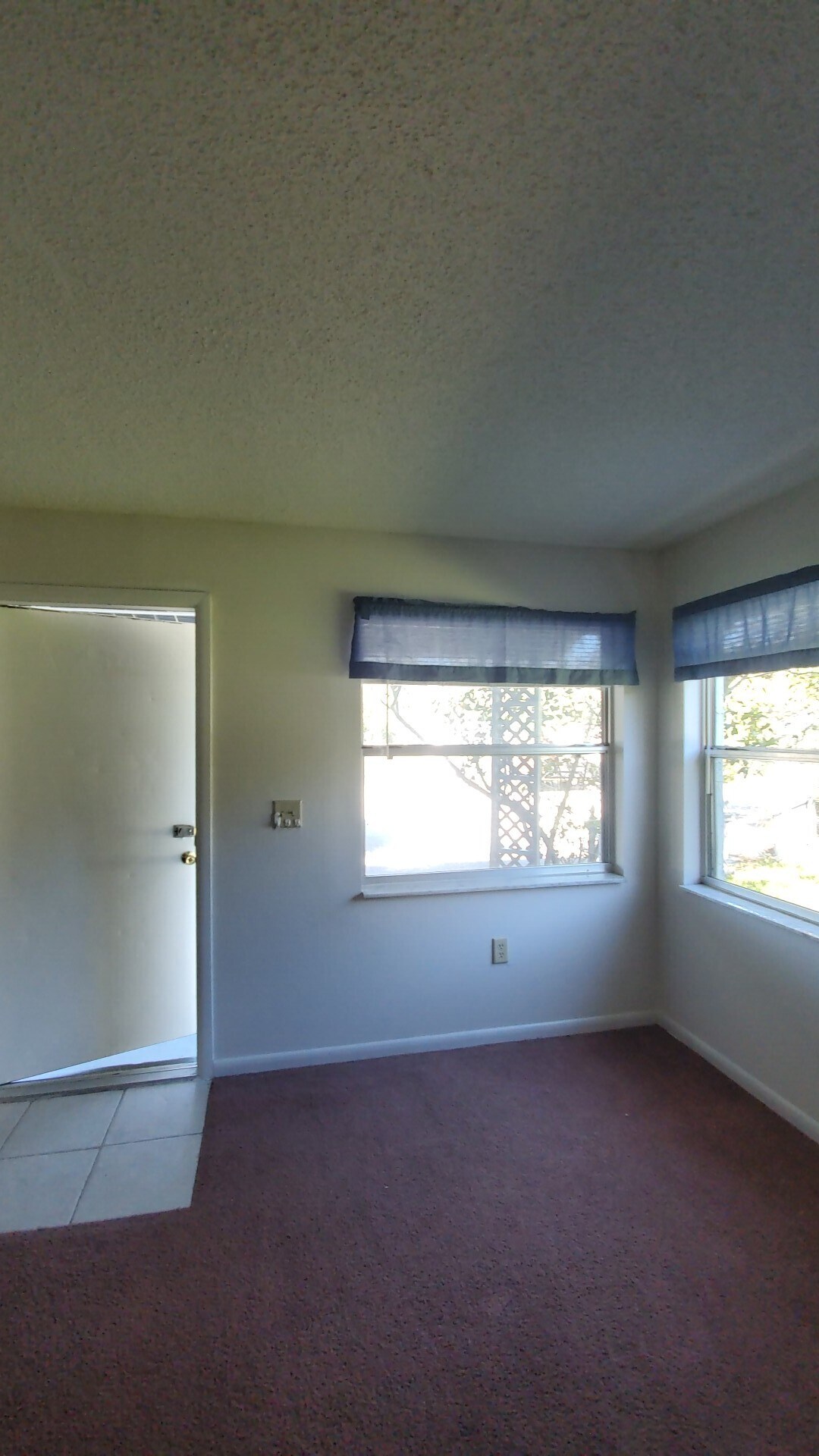 Livingroom - 6536 W.NORVELL BRYANT HWY