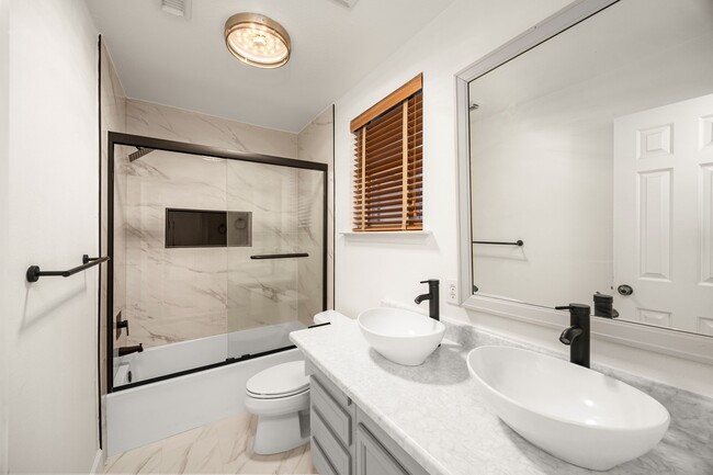 Building Photo - 1912 Shearn St