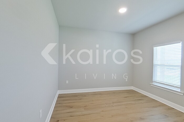 Building Photo - 13745 Pinyon Dr