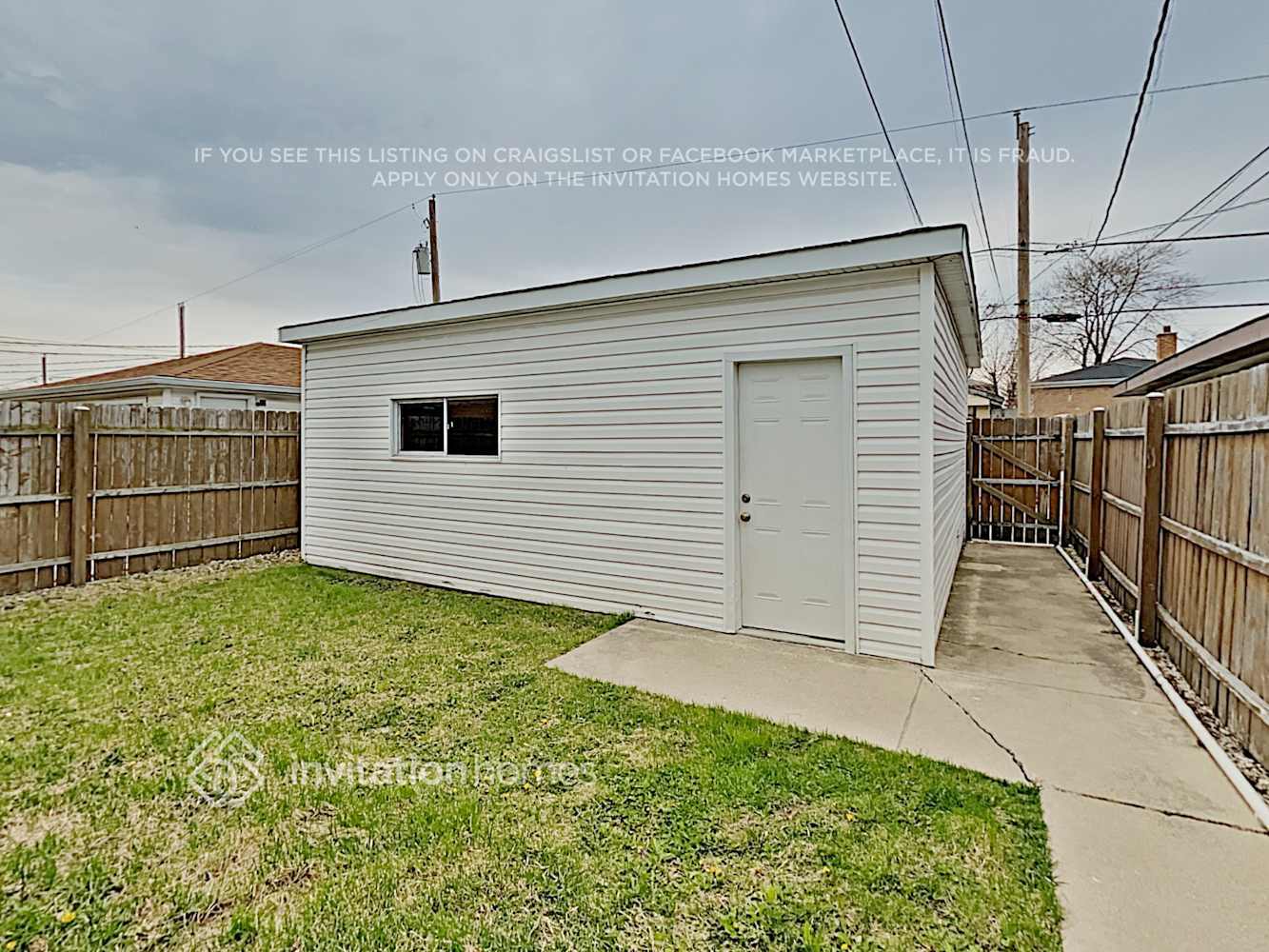 Building Photo - 7522 S Lockwood Ave