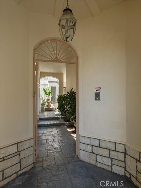 Building Photo - 717 Avenue A