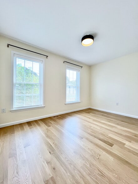 Building Photo - 67 Clarendon Ave