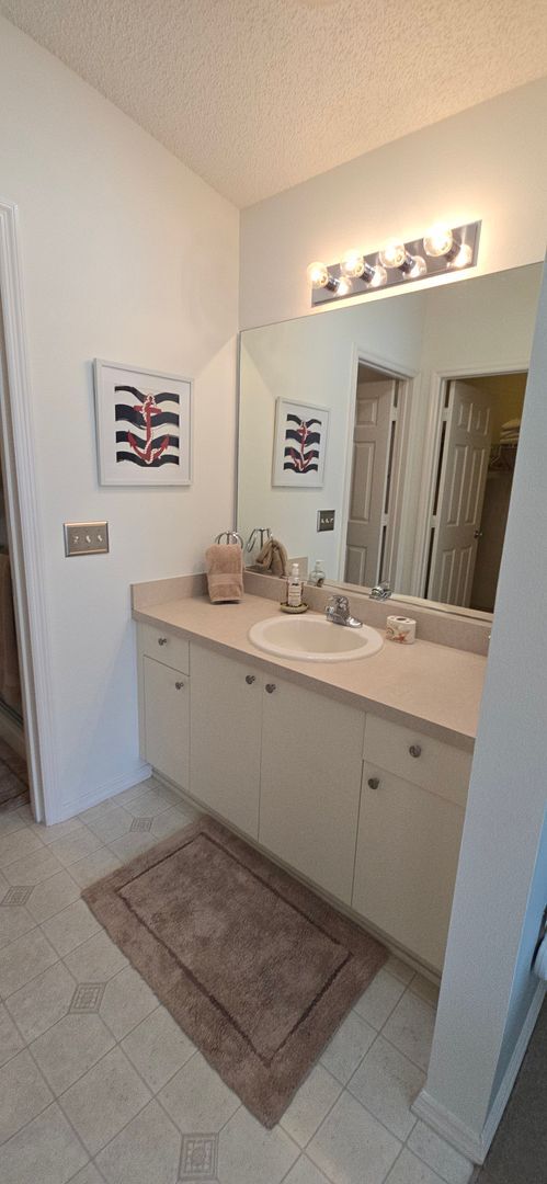 Building Photo - M650 Richland Rd (VCNW-10/%)