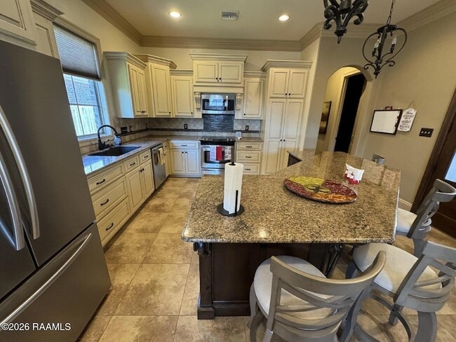 Building Photo - 330 Dunvegan Ct