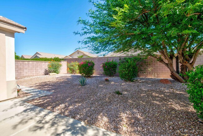 Building Photo - 78872 Canyon Vista