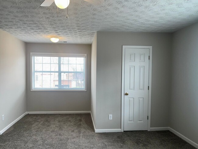 Building Photo - JUST REDUCED--$1895 for a 4 Bed/2.5 Bath Home In Swim/Tennis Community in McDonough!