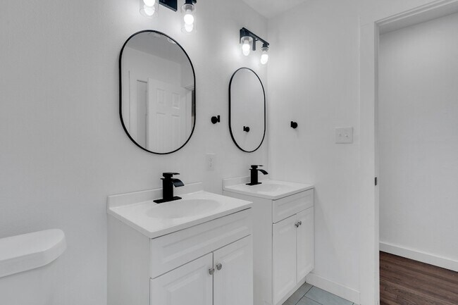Building Photo - 6124 Sundown Dr