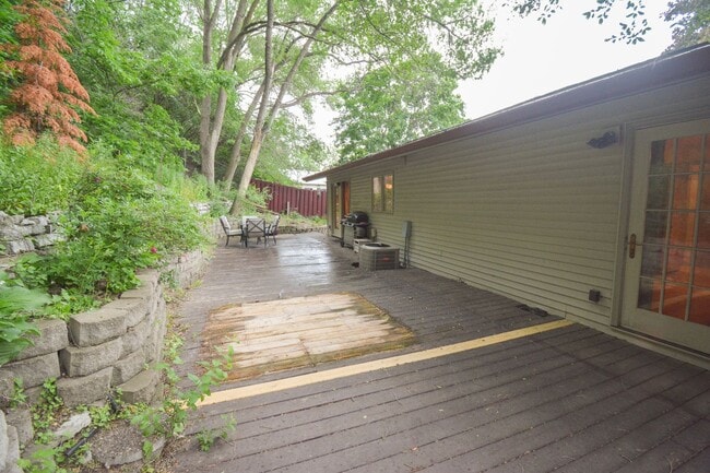 Building Photo - Fantastic 2 bed 2.5 bath Home In Cul-De-Sa...