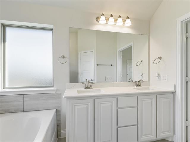 Building Photo - 2614 W Argyle Ln