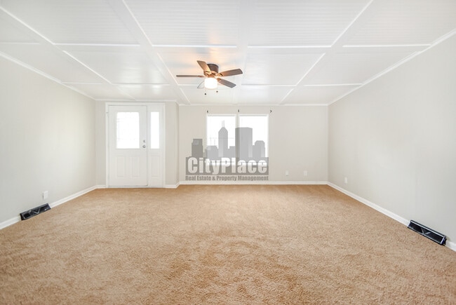 Building Photo - 2841 W Ray St