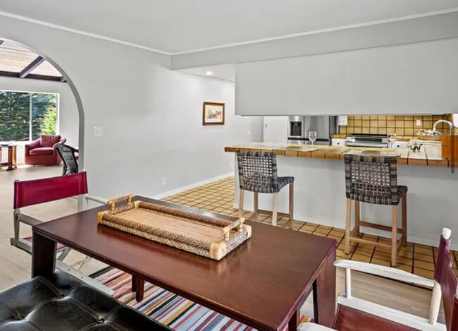 Building Photo - Available for rent