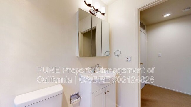 Building Photo - 236 San Carlos Ave